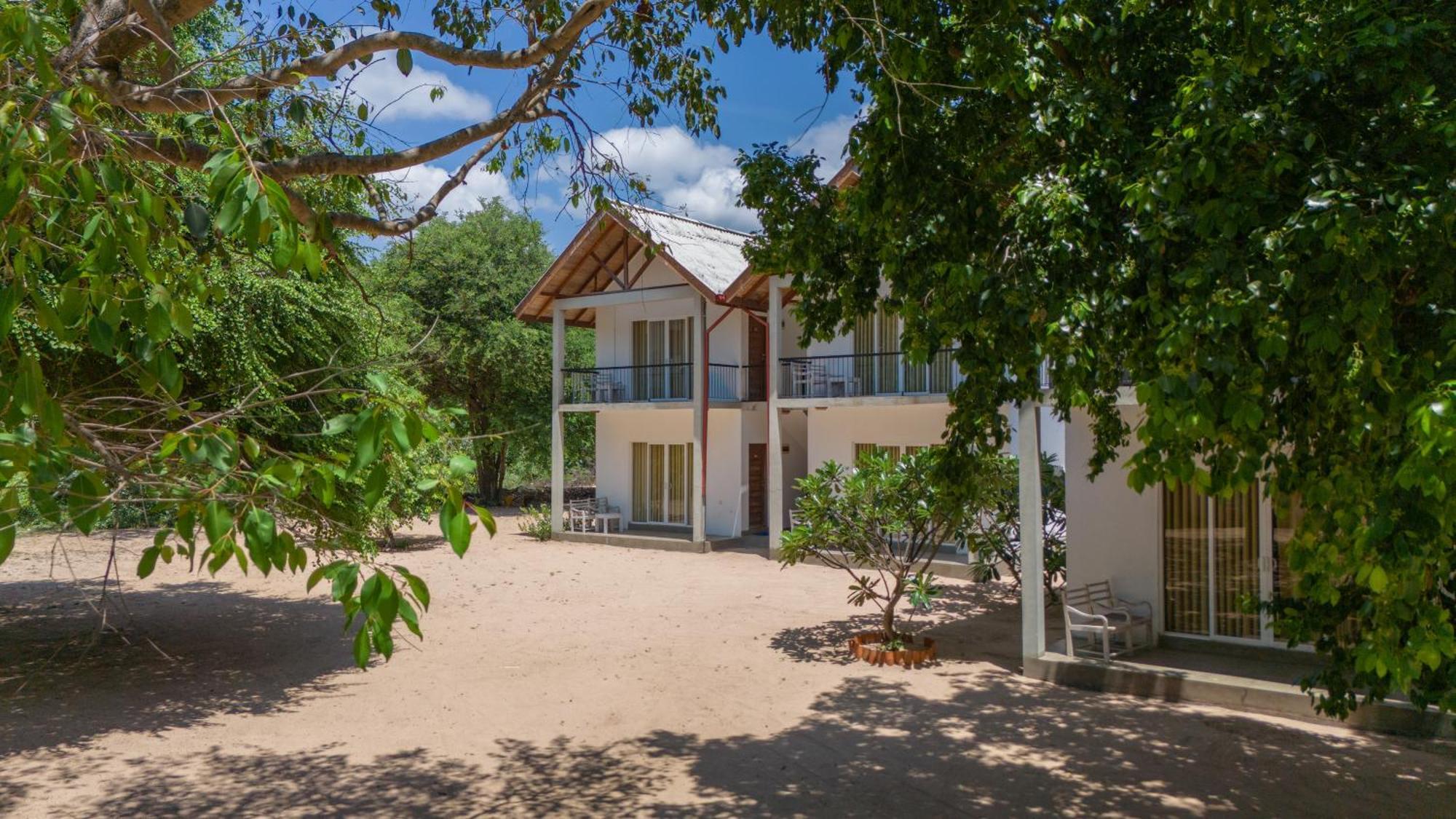 Pigeon Island And Resort Nilaveli